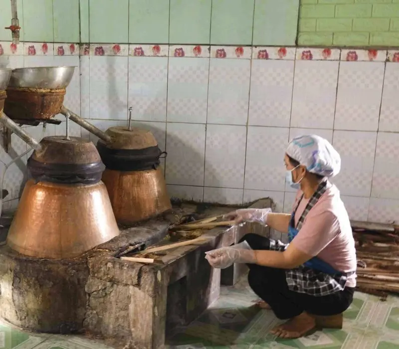 Rượu bầu đ&aacute; B&igrave;nh Định c&oacute; g&igrave;? Kh&aacute;m ph&aacute; m&oacute;n đặc sản d&acirc;n d&atilde; 7