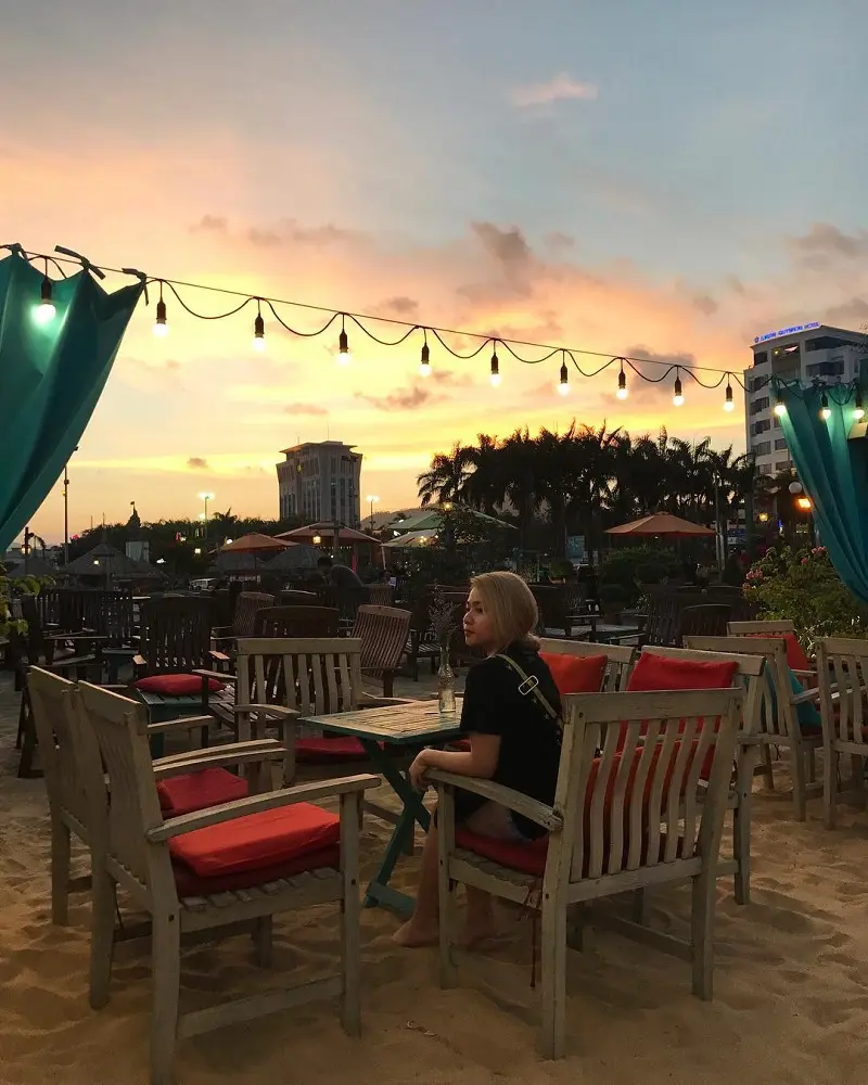 Surf Bar Quy Nhơn view biển gọi ngắm hoàng hôn tuyệt đỉnh 5