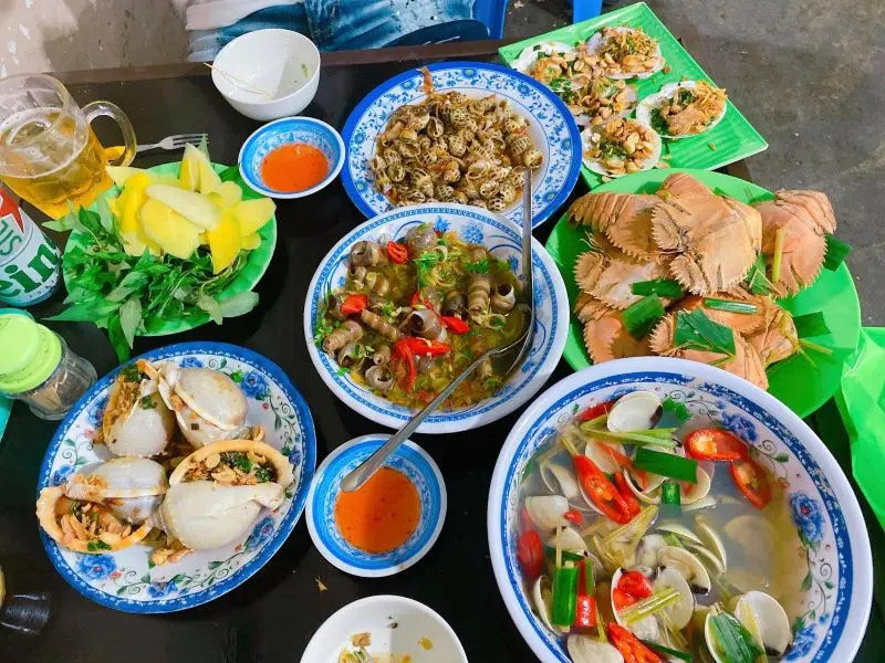 Top 10 qu&aacute;n, nh&agrave; h&agrave;ng hải sản Quy Nhơn c&oacute; hương vị hấp dẫn, gi&aacute; th&agrave;nh phải chăng 11