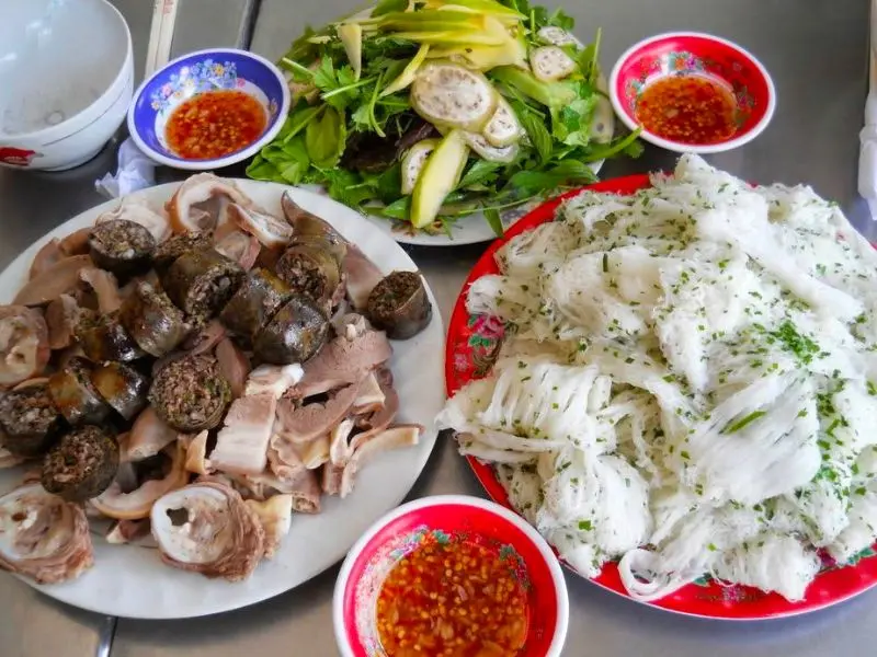 Top 9 m&oacute;n ngon Quy Nhơn l&agrave;m n&ecirc;n t&ecirc;n tuổi ẩm thực xứ biển 3