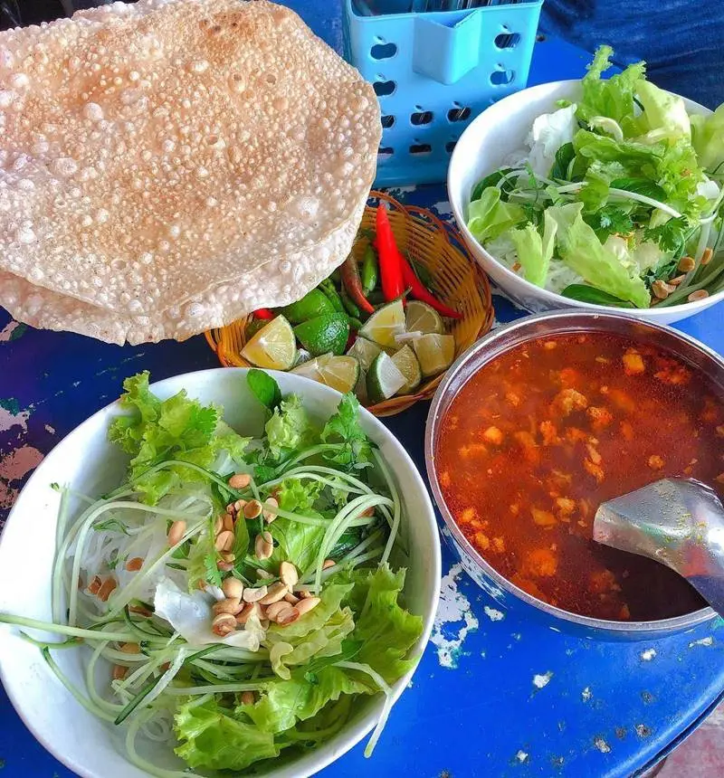 Top qu&aacute;n b&uacute;n rạm Quy Nhơn bạn phải thử khi đến B&igrave;nh Định 2