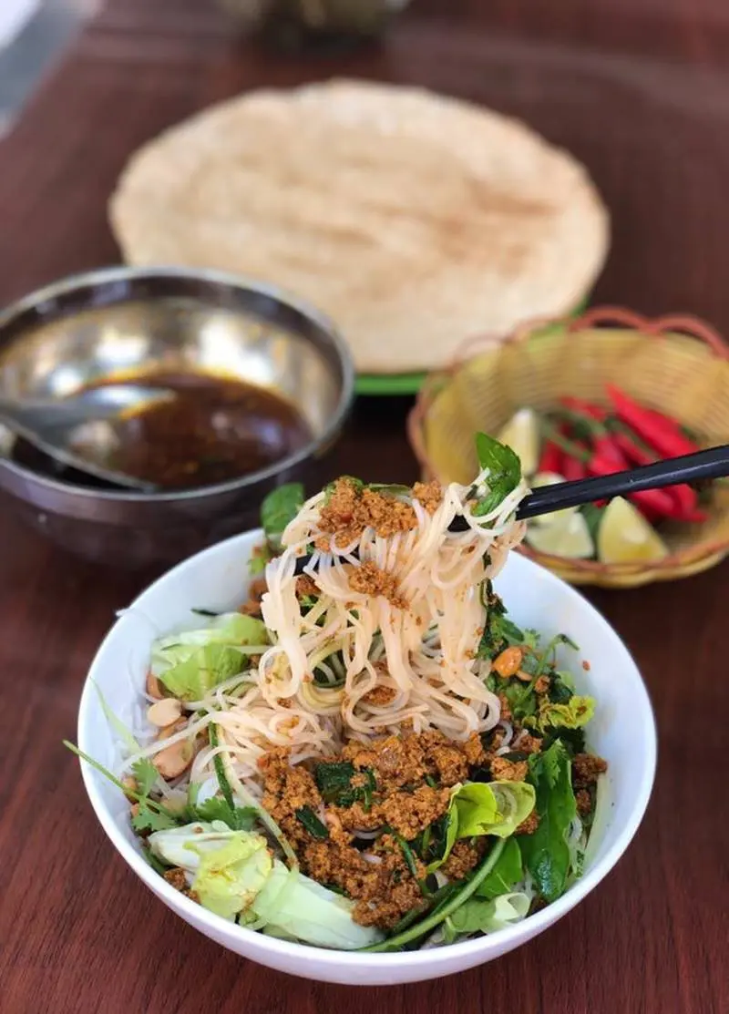 Top qu&aacute;n b&uacute;n rạm Quy Nhơn bạn phải thử khi đến B&igrave;nh Định 4