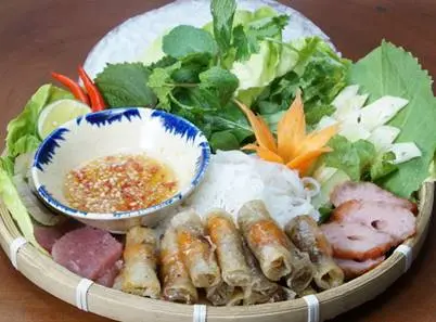 Thưởng thức món chả ram tôm đất Bình Định trứ danh đất võ