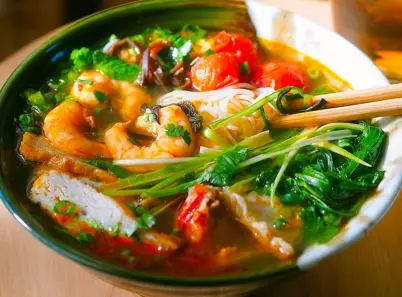 Top 9 món ngon Quy Nhơn làm nên tên tuổi ẩm thực xứ biển