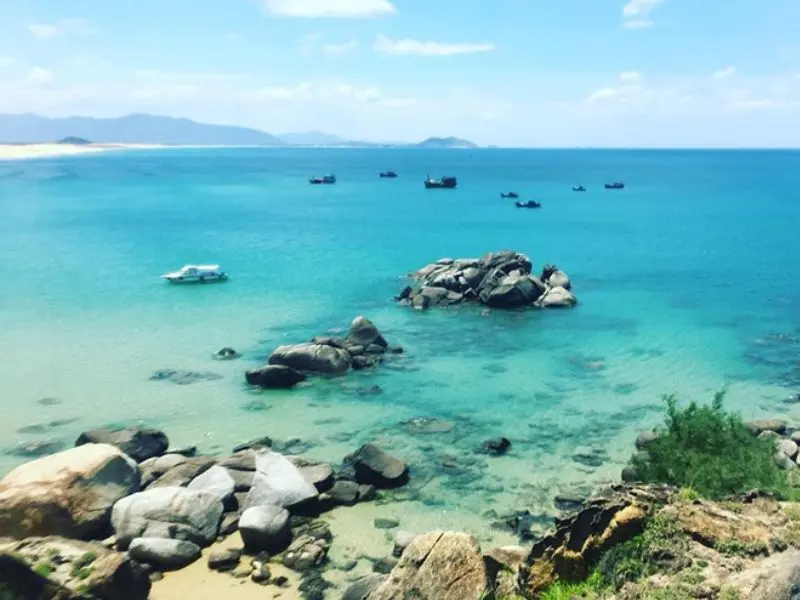 Du lịch b&atilde;i biển Đề Gi: Đắm m&igrave;nh trong vẻ đẹp của biển cả Quy Nhơn 3