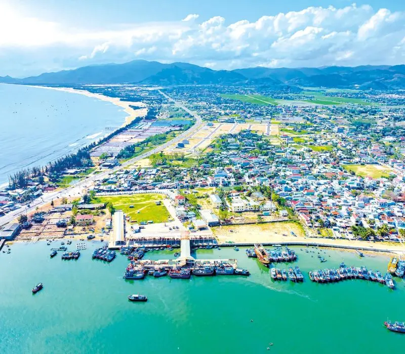 Du lịch bãi biển Đề Gi: Đắm mình trong vẻ đẹp của biển cả Quy Nhơn