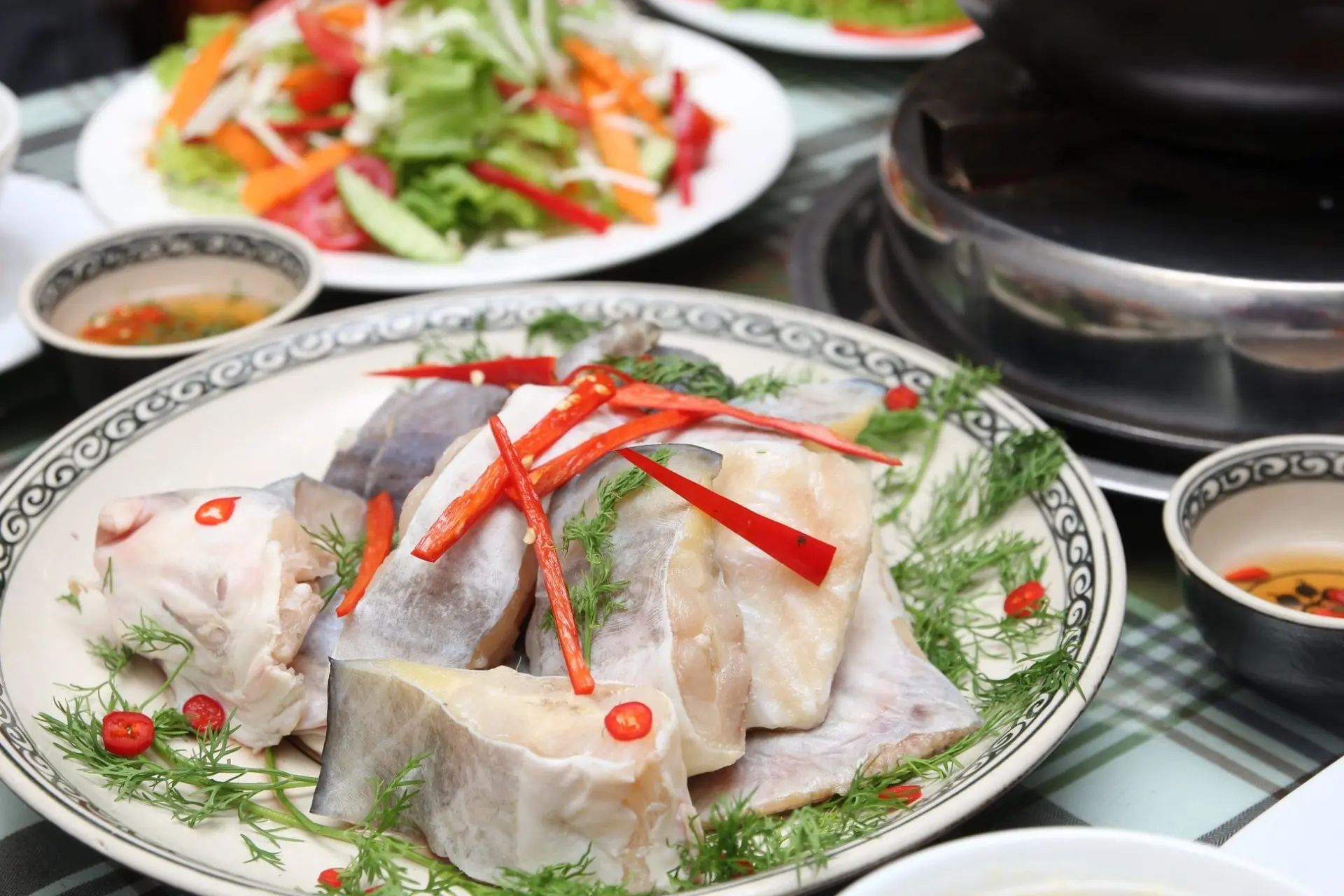 Bỏ túi ngay 10 địa chỉ thưởng thức cá tầm Sapa thơm ngon, hấp dẫn quên lối về