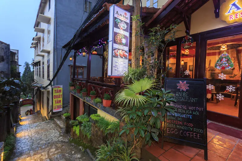 Anise Sapa Restaurant - Nh&agrave; h&agrave;ng kiểu &Acirc;u thơ mộng, ăn l&agrave; m&ecirc; ngay giữa l&ograve;ng Sapa 6