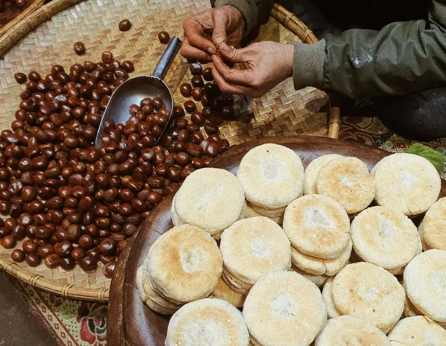 Độc đ&aacute;o m&oacute;n b&aacute;nh hạt dẻ Sapa b&ugrave;i b&eacute;o, thơm nức mũi 6