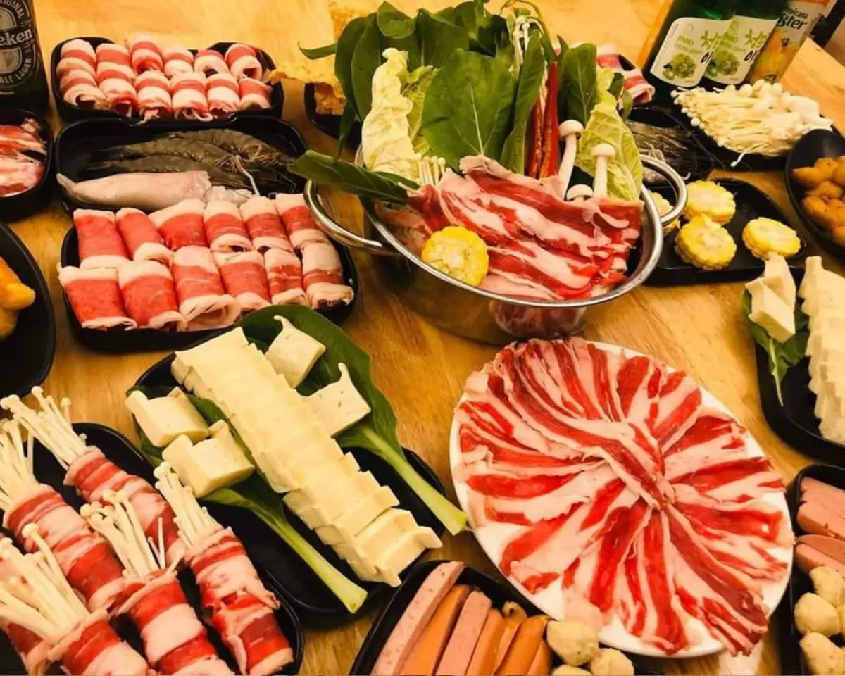 Fin House Sapa Restaurant - Xu&yacute;t xoa trước nh&agrave; h&agrave;ng Buffet Lẩu gi&aacute; y&ecirc;u thương 12