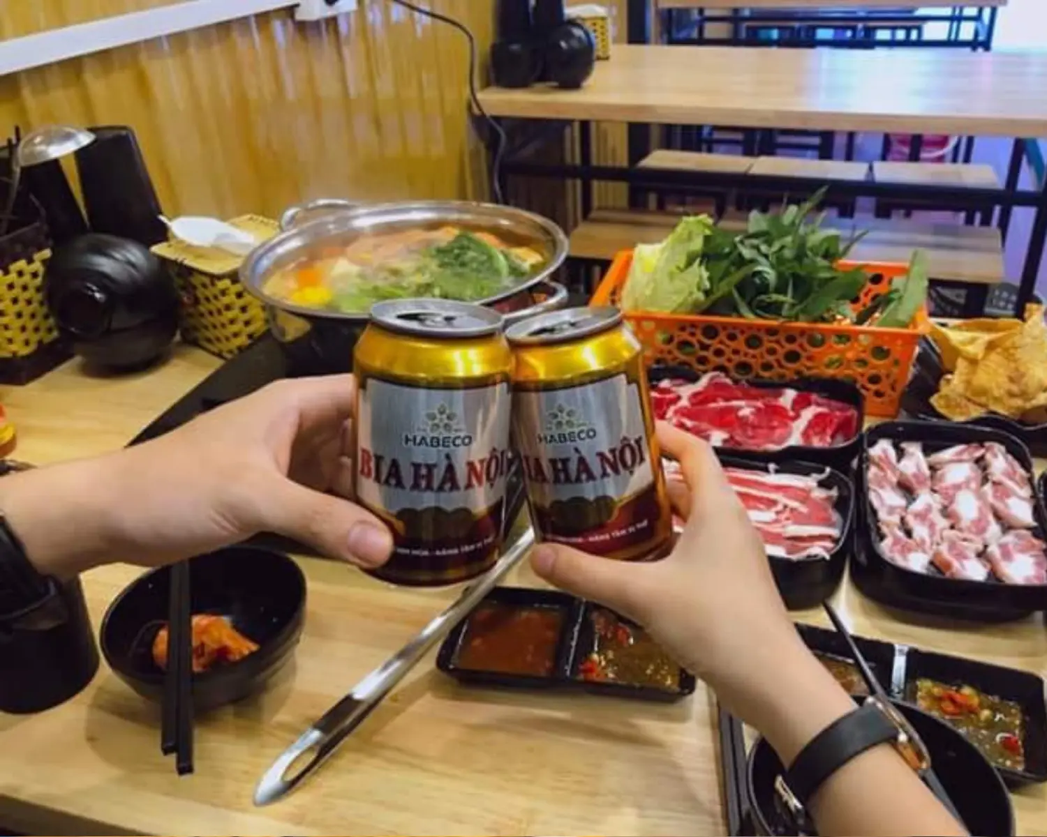 Fin House Sapa Restaurant - Xu&yacute;t xoa trước nh&agrave; h&agrave;ng Buffet Lẩu gi&aacute; y&ecirc;u thương 14