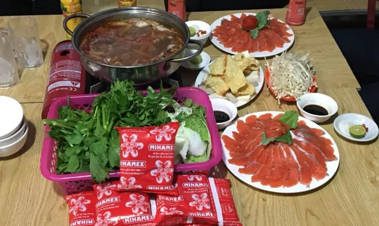 Lẩu nướng Hoa Phượng Sapa - C&ugrave;ng ph&aacute; đảo qu&aacute;n ngon h&uacute;t kh&aacute;ch rần rần 16