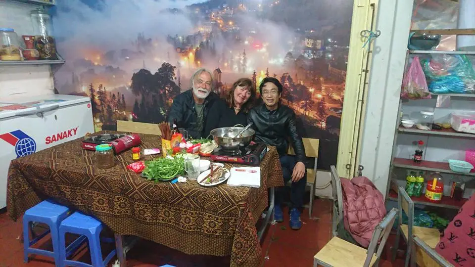 Lẩu nướng Hoa Phượng Sapa - C&ugrave;ng ph&aacute; đảo qu&aacute;n ngon h&uacute;t kh&aacute;ch rần rần 18