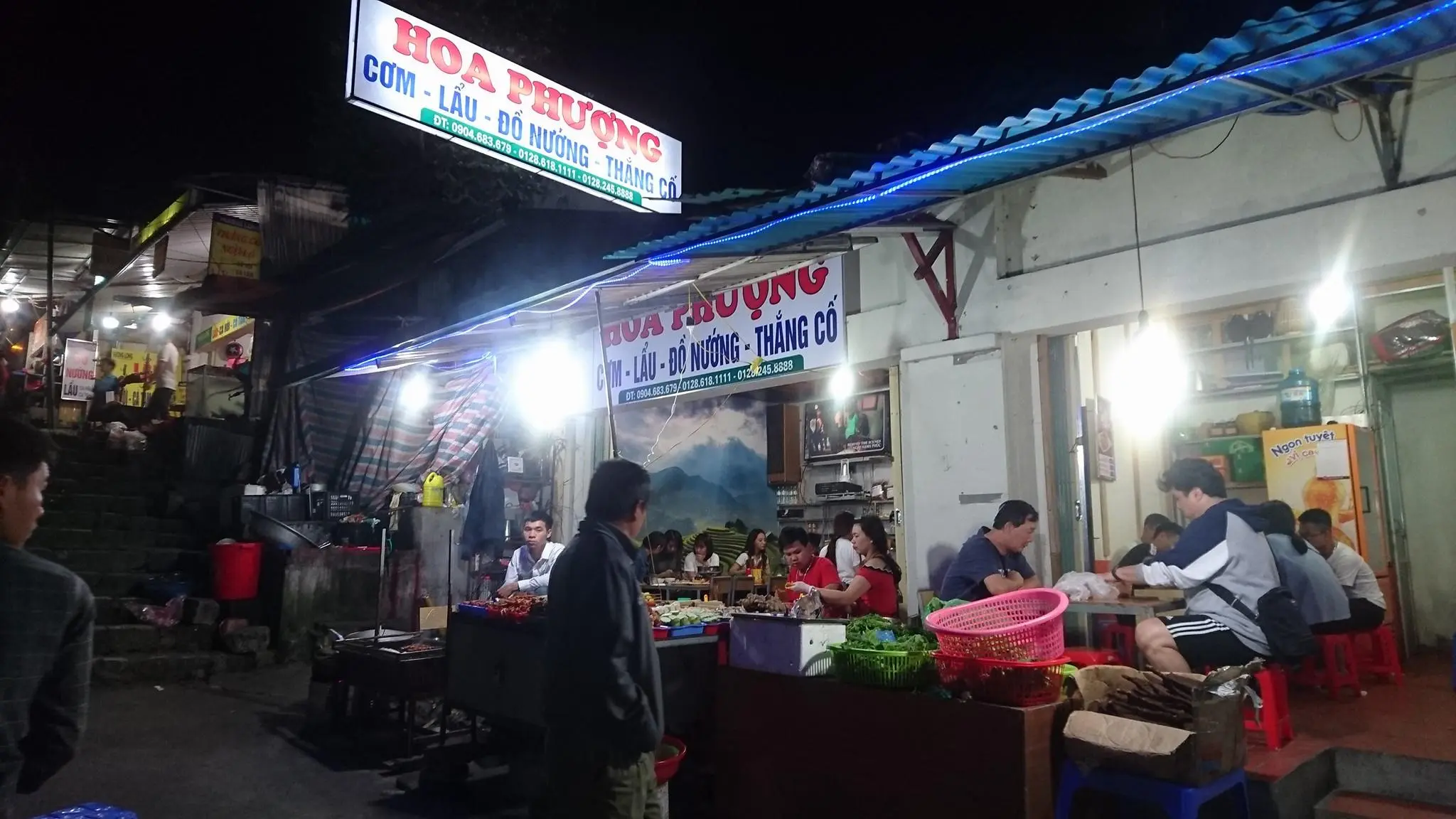 Lẩu nướng Hoa Phượng Sapa - C&ugrave;ng ph&aacute; đảo qu&aacute;n ngon h&uacute;t kh&aacute;ch rần rần 2