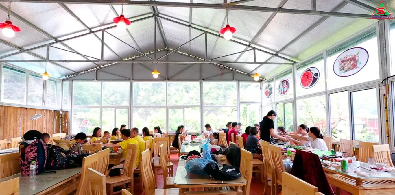 Nh&agrave; h&agrave;ng Song Nhi Sapa - Ng&acirc;y ngất với những m&oacute;n ăn từ c&aacute; hồi v&ocirc; c&ugrave;ng tươi ngon tại v&ugrave;ng T&acirc;y Bắc 16