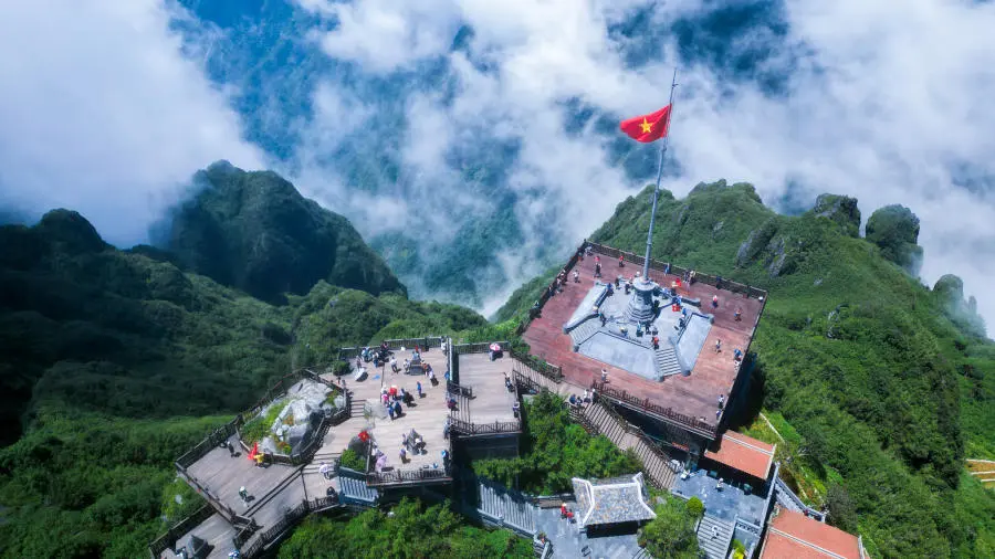 Chinh phục đỉnh Fansipan ng&agrave;y kh&ocirc;ng m&acirc;y c&oacute; g&igrave; th&uacute; vị 3
