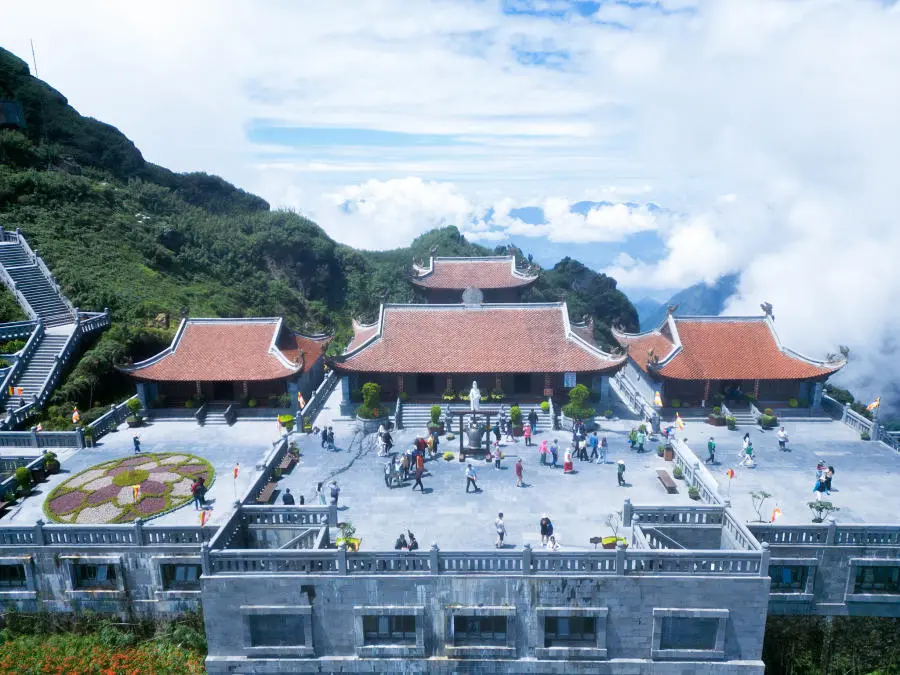 Chinh phục đỉnh Fansipan ng&agrave;y kh&ocirc;ng m&acirc;y c&oacute; g&igrave; th&uacute; vị 9