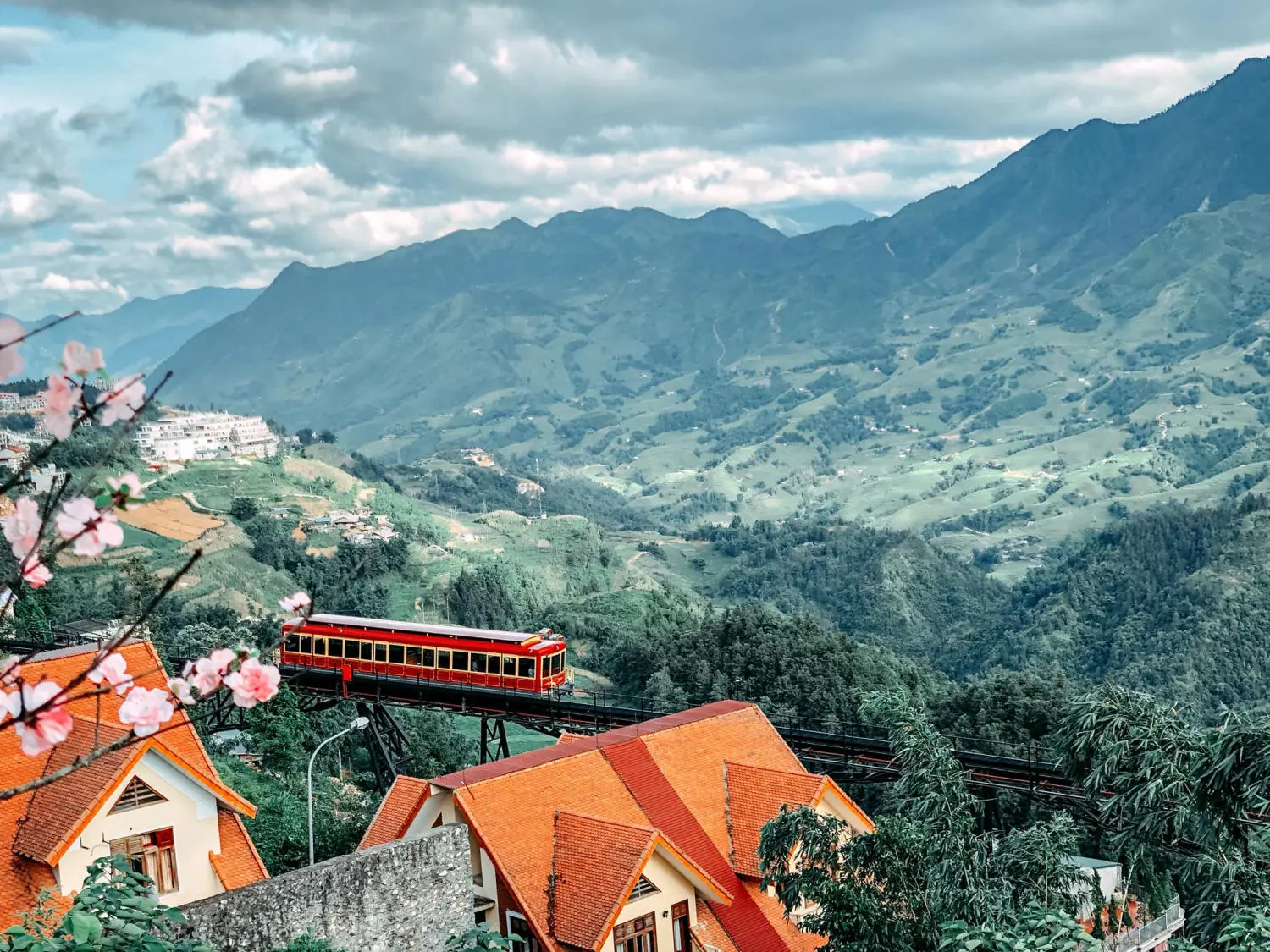 C&ugrave;ng hội bạn th&acirc;n Review Sapa v&agrave; lưu giữ thanh xu&acirc;n qua từng bức ảnh 9