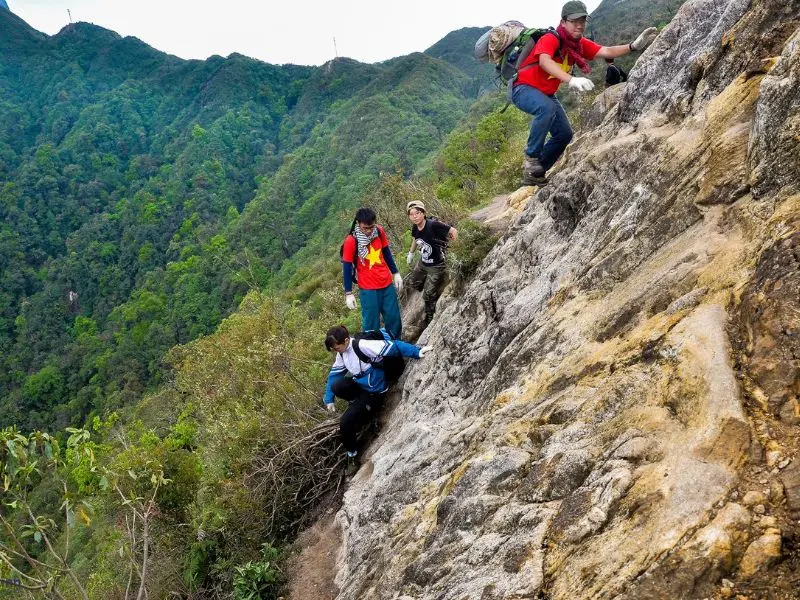 Du lịch Fansipan tự t&uacute;c - B&iacute; k&iacute;p chinh phục n&oacute;c nh&agrave; Đ&ocirc;ng Dương 10