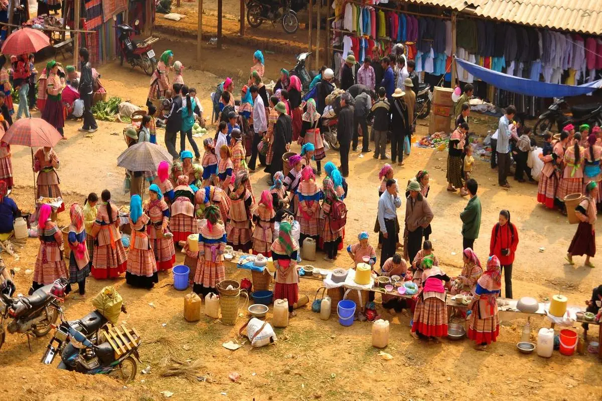 Kh&aacute;m ph&aacute; Sapa - V&ugrave;ng đất bốn m&ugrave;a m&acirc;y b&ecirc;n người 11