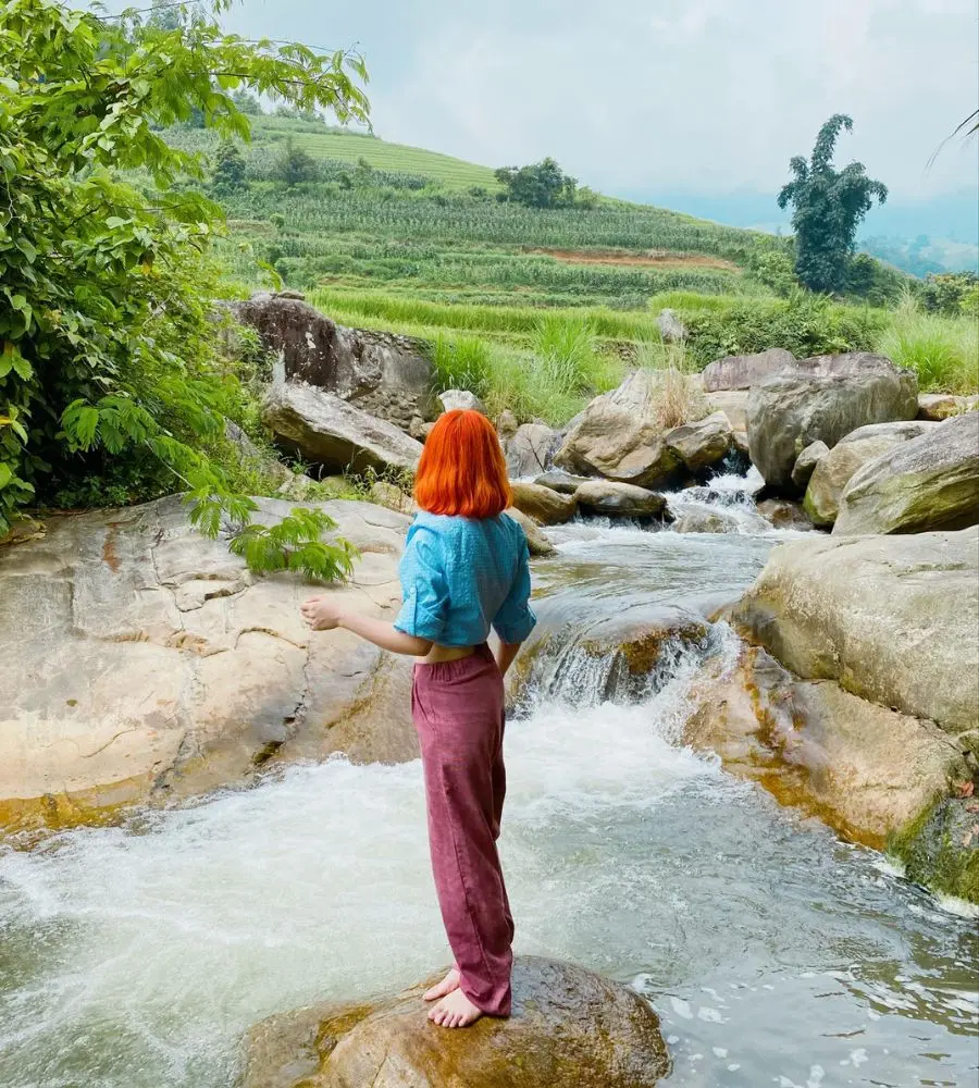 Sapa th&aacute;ng 7 đẹp ngẩn ngơ c&ugrave;ng m&ugrave;a l&uacute;a Nậm Cang bao quanh bản l&agrave;ng 8