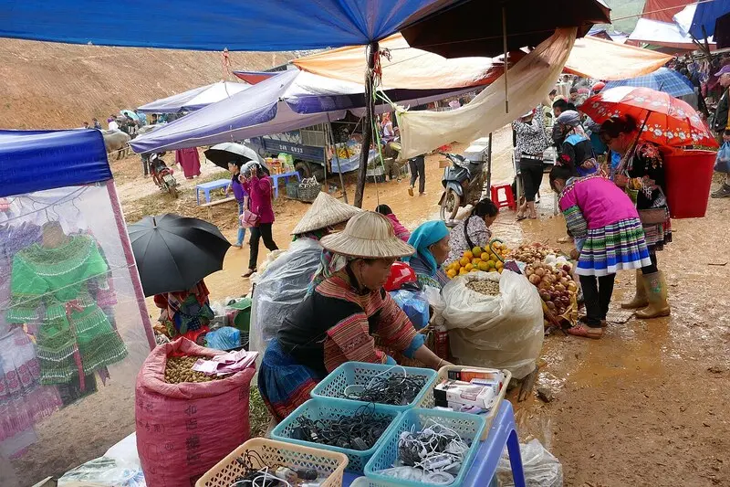 Trải nghiệm chợ phi&ecirc;n Sapa đầy sắc m&agrave;u v&agrave; hương vị 5