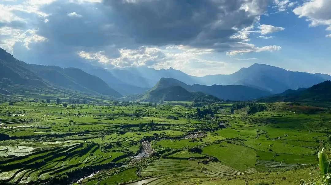 V&ugrave;ng đất M&ocirc;ng Cổ ở Sapa - Nơi b&igrave;nh y&ecirc;n v&agrave; thư gi&atilde;n t&acirc;m hồn 10
