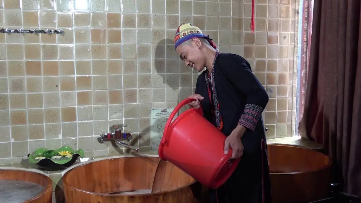 Trải nghiệm tắm thuốc l&aacute; ở Sa Pa, tận hưởng cảm gi&aacute;c thư gi&atilde;n v&agrave; t&aacute;i tạo cơ thể 2