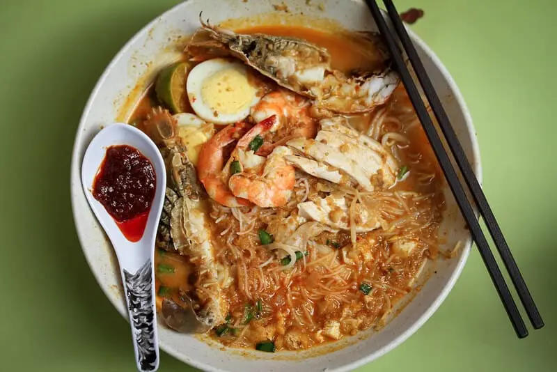 Kh&aacute;m ph&aacute; mỹ vị của m&oacute;n Laksa nổi danh Đ&ocirc;ng Nam &Aacute; 6