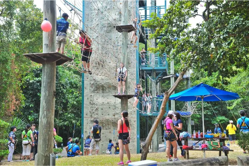 Những địa điểm du lịch Singapore thu h&uacute;t bạn c&oacute; thể gh&eacute; đến 3