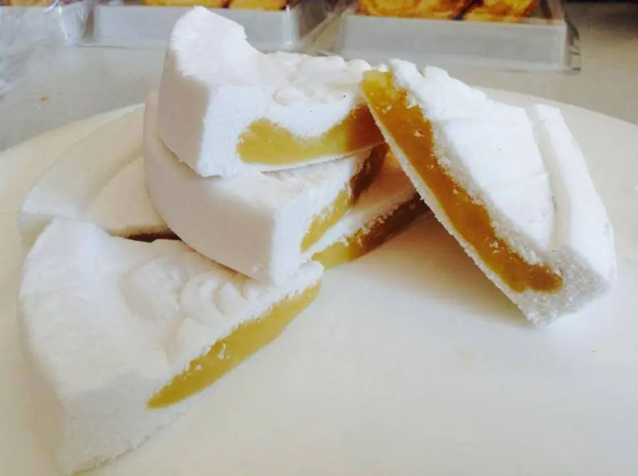 B&aacute;nh in trăng tr&ograve;n biểu tượng cho sự đo&agrave;n vi&ecirc;n, hạnh ph&uacute;c 3