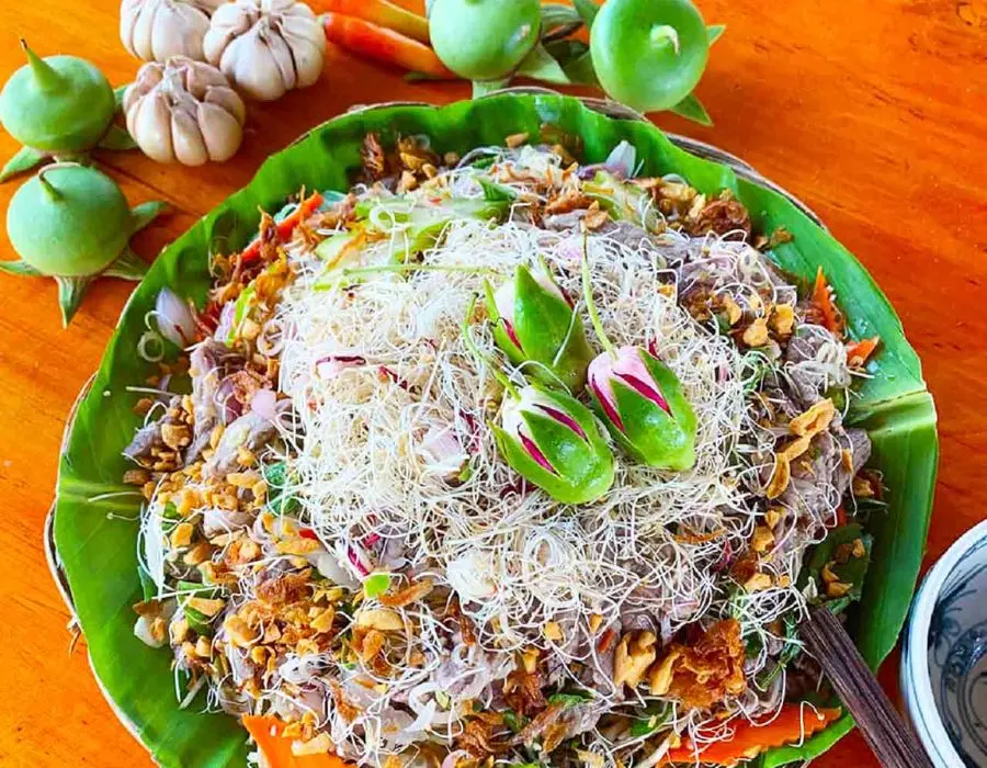 Đặc sản hoa thủy liễu chấm mắm c&aacute; mề g&agrave; ngon nức tiếng S&oacute;c Trăng 6
