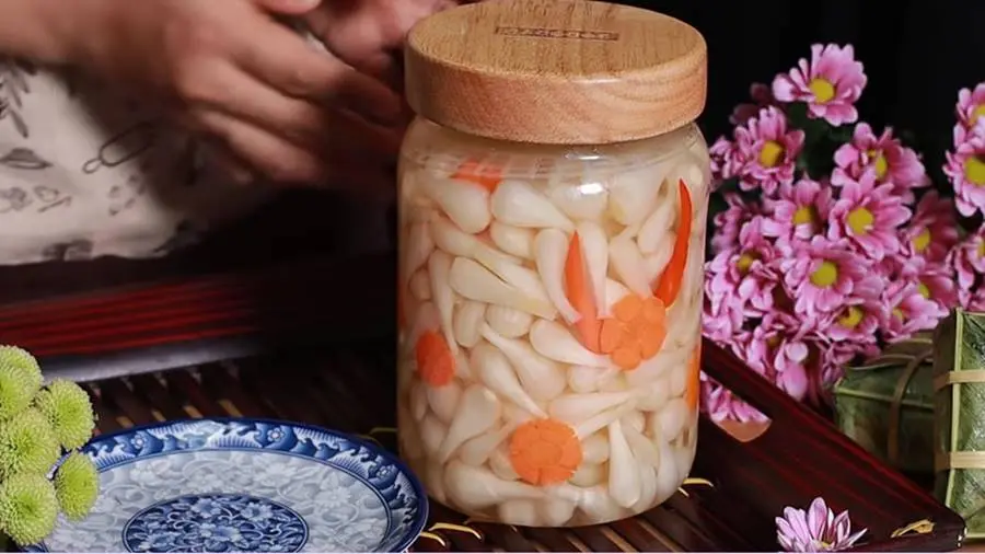 Dưa kiệu đường S&oacute;c Trăng, m&oacute;n ngon kh&ocirc;ng thể thiếu trong ng&agrave;y Tết 5