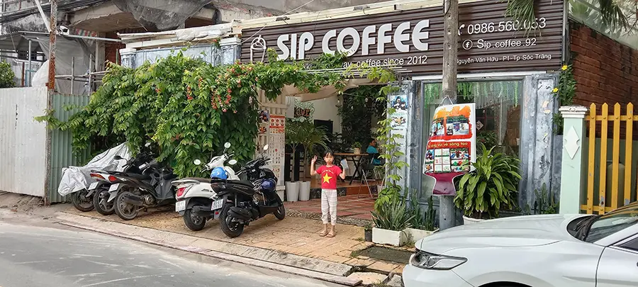 Sip Coffee, qu&aacute;n c&agrave; ph&ecirc; thơ mộng giữa l&ograve;ng th&agrave;nh phố 2