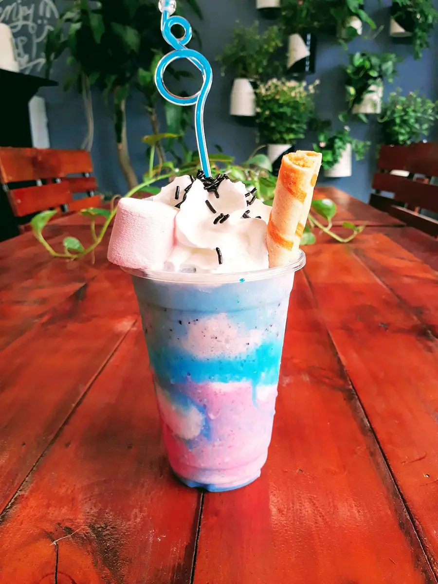 Sip Coffee, qu&aacute;n c&agrave; ph&ecirc; thơ mộng giữa l&ograve;ng th&agrave;nh phố 9