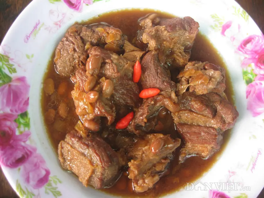 Thưởng thức thịt tr&acirc;u kho tương S&oacute;c Trăng nức tiếng gần xa 3