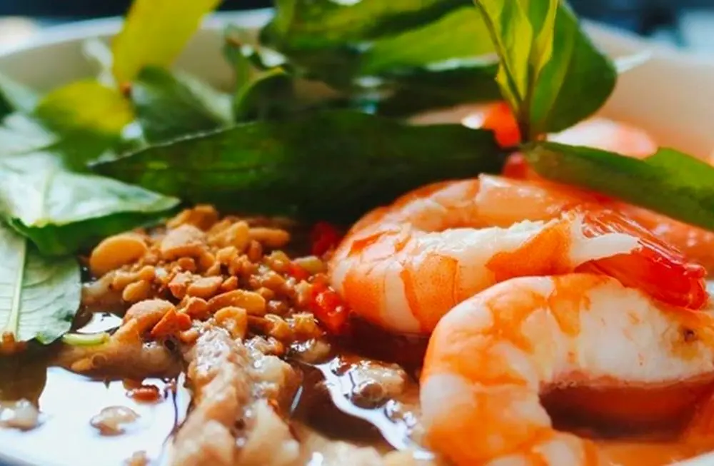 Thưởng thức Bún gỏi dà, món ăn địa phương lạ từ tên đến vị