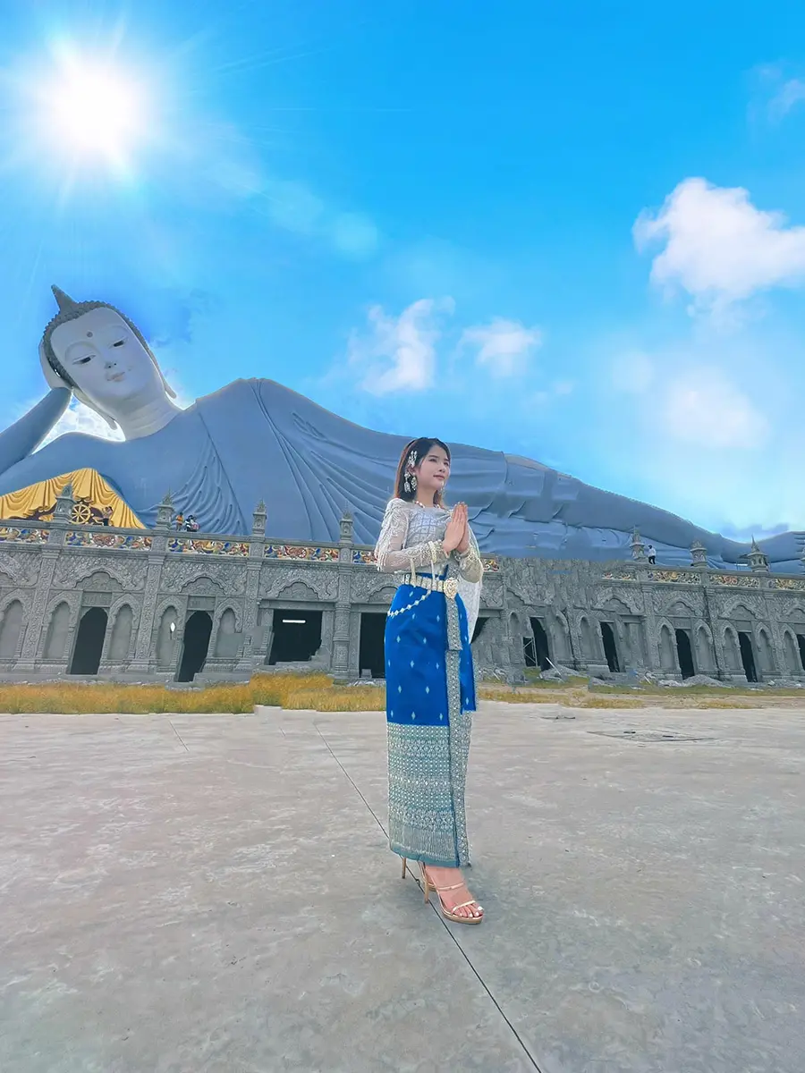 H&agrave;nh tr&igrave;nh review Ch&ugrave;a B&ocirc;tum Vong Sa Som Rong c&ugrave;ng c&ocirc; n&agrave;ng xinh đẹp 7