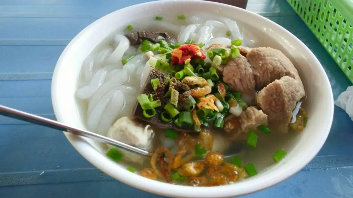 Bánh canh Bà Ly Tây Ninh nổi tiếng với hương vị đặc sắc, khó cưỡng
