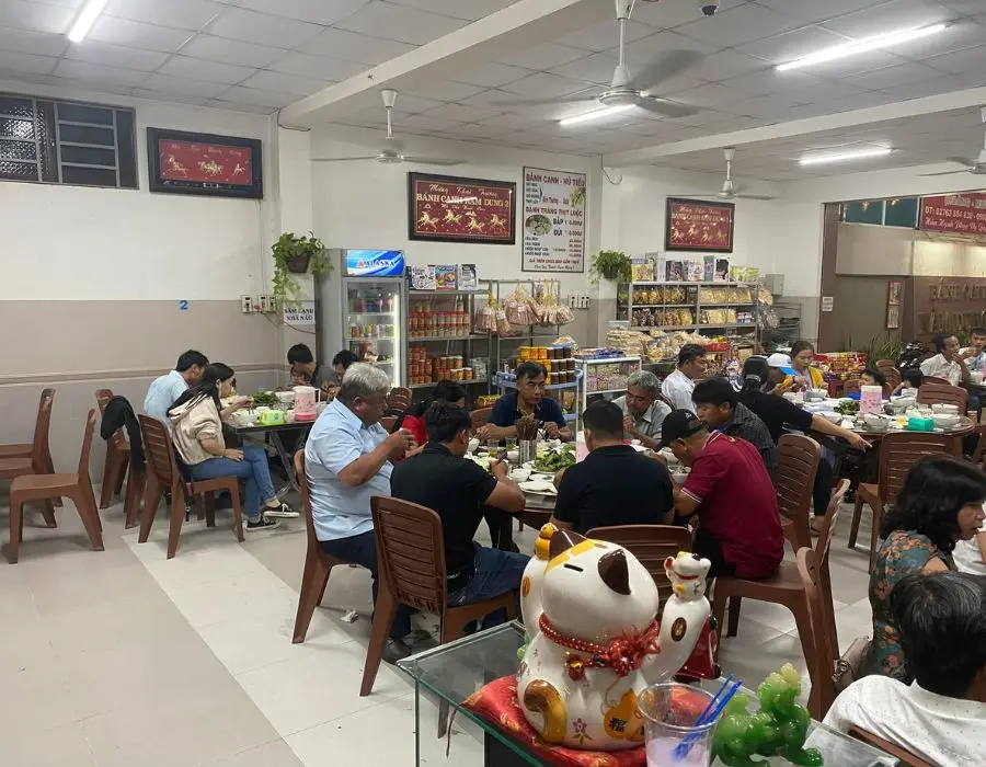 B&aacute;nh canh Trảng B&agrave;ng Năm Dung Ho&agrave;ng Mười ngon đ&uacute;ng điệu 3