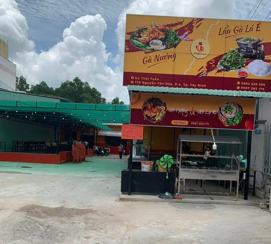 C&agrave;n qu&eacute;t g&agrave; Th&aacute;i Tuấn, thi&ecirc;n đường của những m&oacute;n ngon từ g&agrave; 2