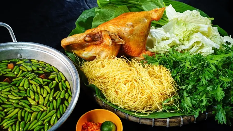 C&agrave;n qu&eacute;t g&agrave; Th&aacute;i Tuấn, thi&ecirc;n đường của những m&oacute;n ngon từ g&agrave; 7