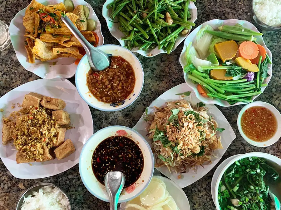 Điểm danh Top qu&aacute;n chay T&acirc;y Ninh đồ ăn ngon, kh&ocirc;ng gian thanh tịnh 7