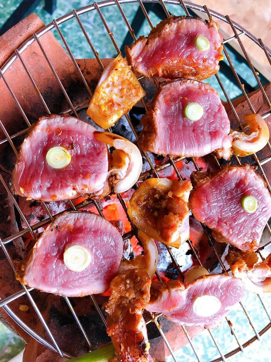 Gh&eacute; B&agrave;u Sen Qu&aacute;n thưởng thức đặc sản trong kh&ocirc;ng gian s&acirc;n vườn m&aacute;t mẻ 8