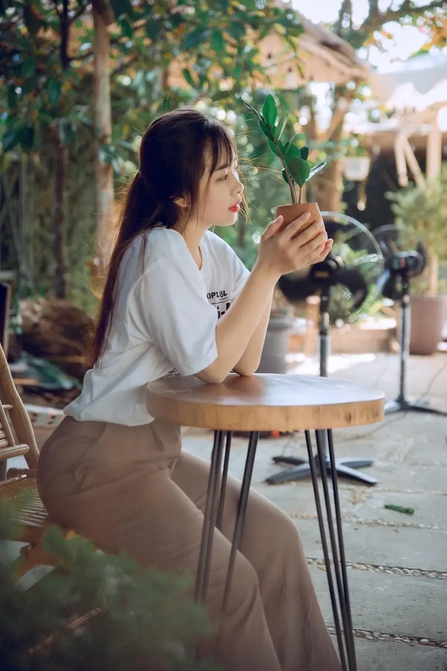 Gh&eacute; Tiệm c&agrave; ph&ecirc; An Nhi&ecirc;n t&igrave;m kiếm b&igrave;nh y&ecirc;n giữa bộn bề cuộc sống 6