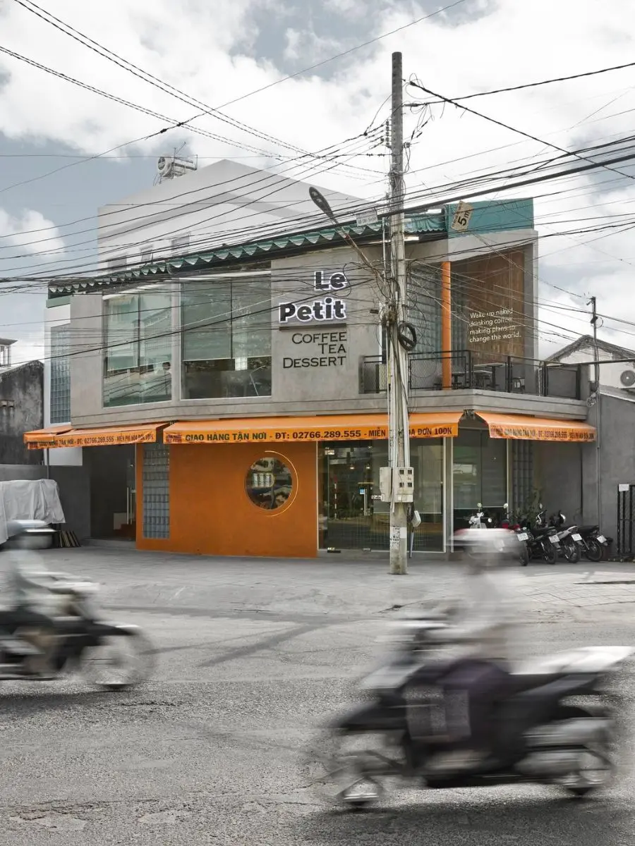 Le Petit Coffee, không gian thưởng thức cà phê bánh ngọt phong cách châu Âu 2