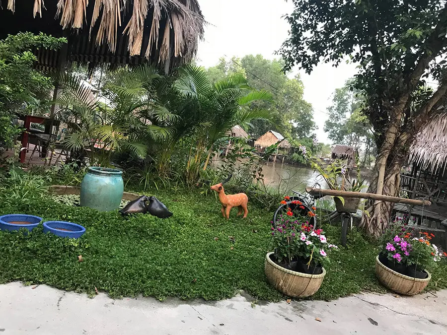 Qu&aacute;n ăn Ao C&aacute; T&acirc;y Ninh, độc đ&aacute;o l&agrave;ng nổi ẩm thực v&ugrave;ng Nam Bộ 5