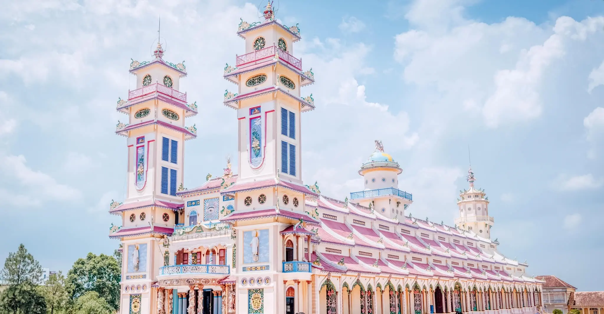 Tòa thánh Tây Ninh, không gian tâm linh mang vẻ đẹp huyền bí