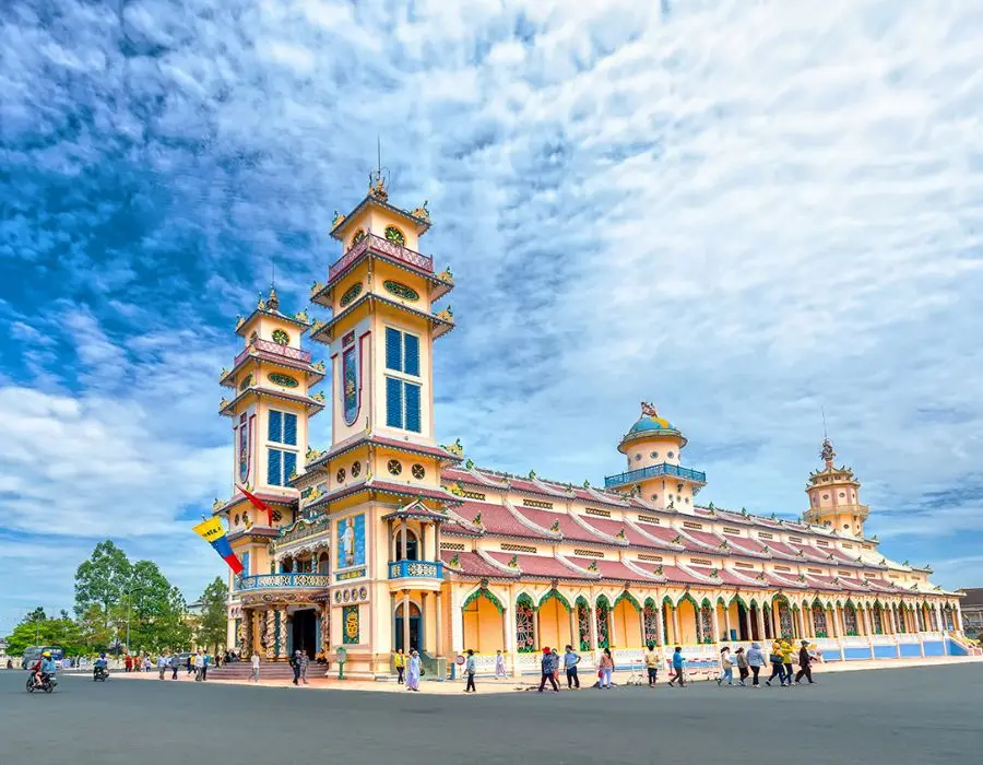 Lưu ngay lịch tr&igrave;nh kh&aacute;m ph&aacute; B&agrave; Đen 2N1Đ cực chi tiết 2