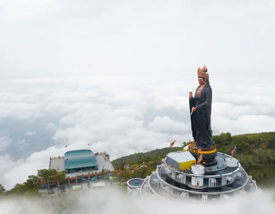 Lưu ngay lịch tr&igrave;nh kh&aacute;m ph&aacute; B&agrave; Đen 2N1Đ cực chi tiết 3
